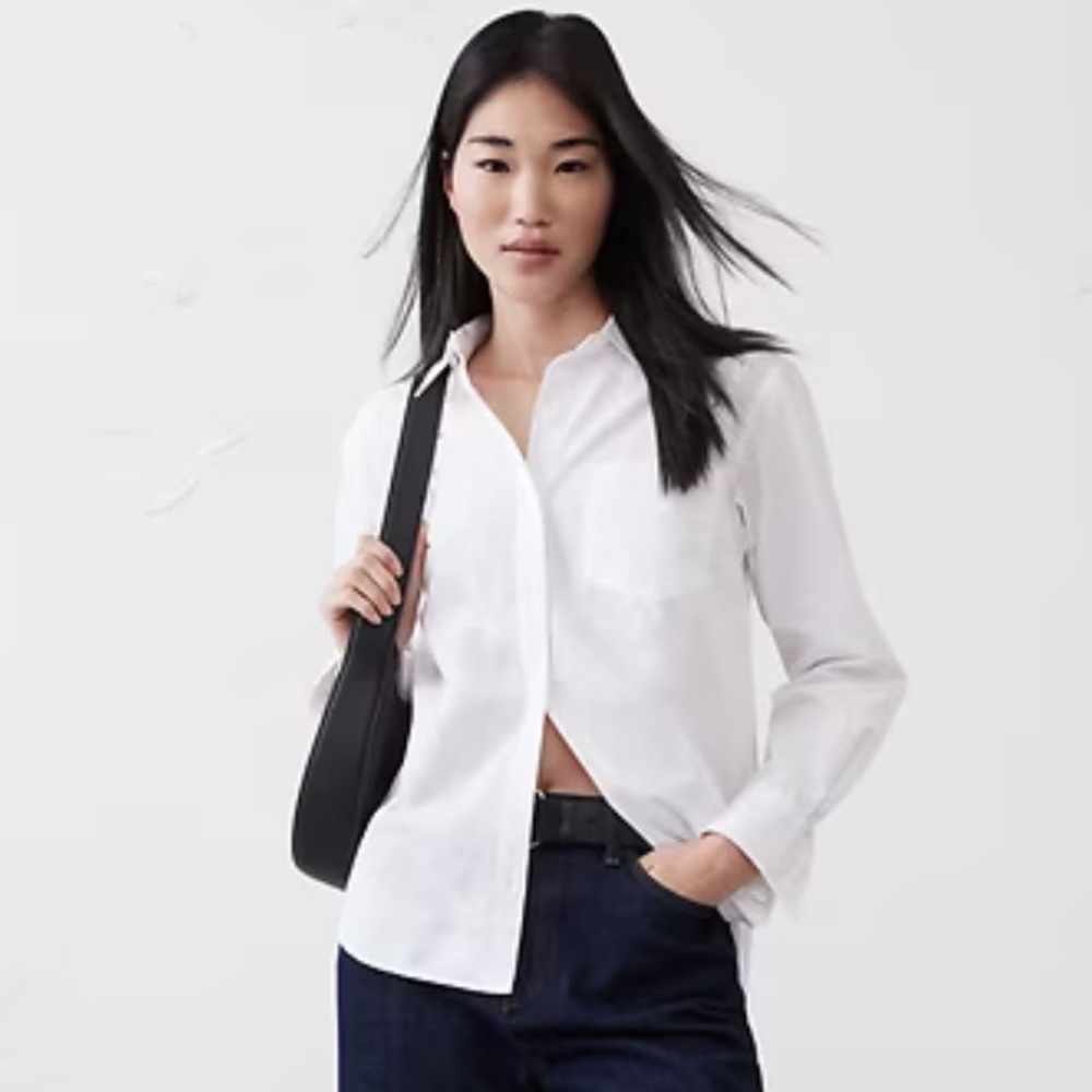 Banana republic classic white button down shirt